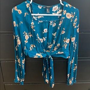Front tie top
